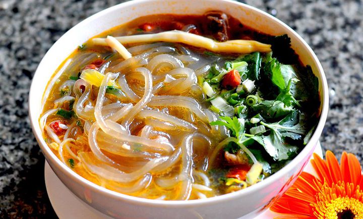 “ag亚娱官网”49岁张曼玉着性感蕾丝内衣登杂志 玩透视诱惑(图3) AG亚娱集团官方